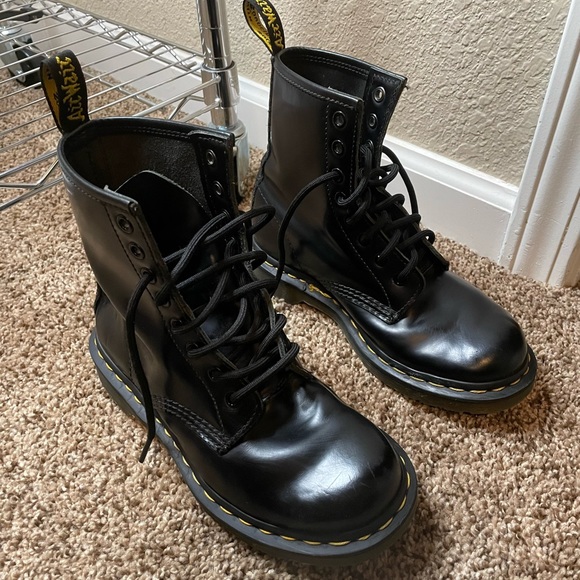 1460 Smooth Leather Lace Up Air Wair Dr. Martens Combat Boots - Picture 2 of 11
